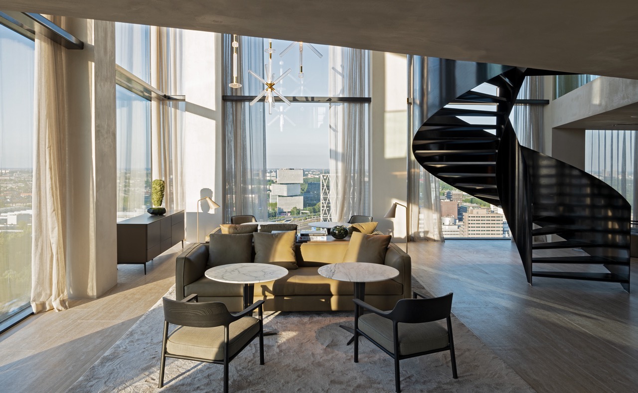 MOLTENI FLAGSHIP STORE